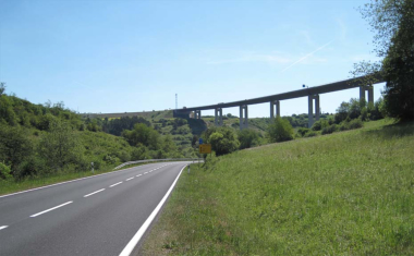 Autobahnbrücke "Talbrücke Schwarza" in der Nähe von Kühndorf
